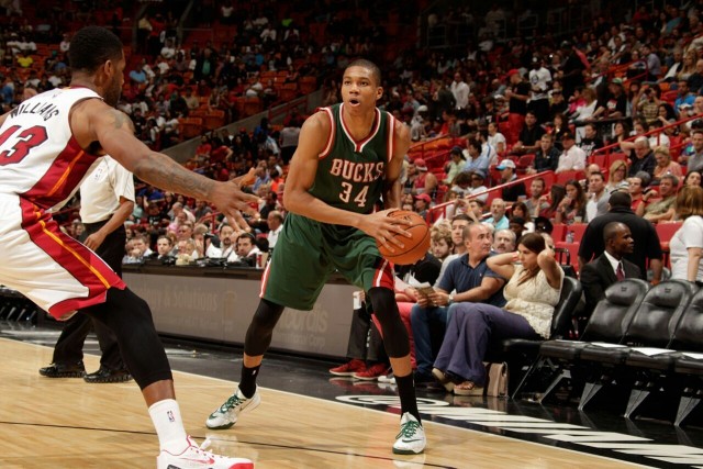 罗马诺：曼联支持奥纳纳&对他有信心